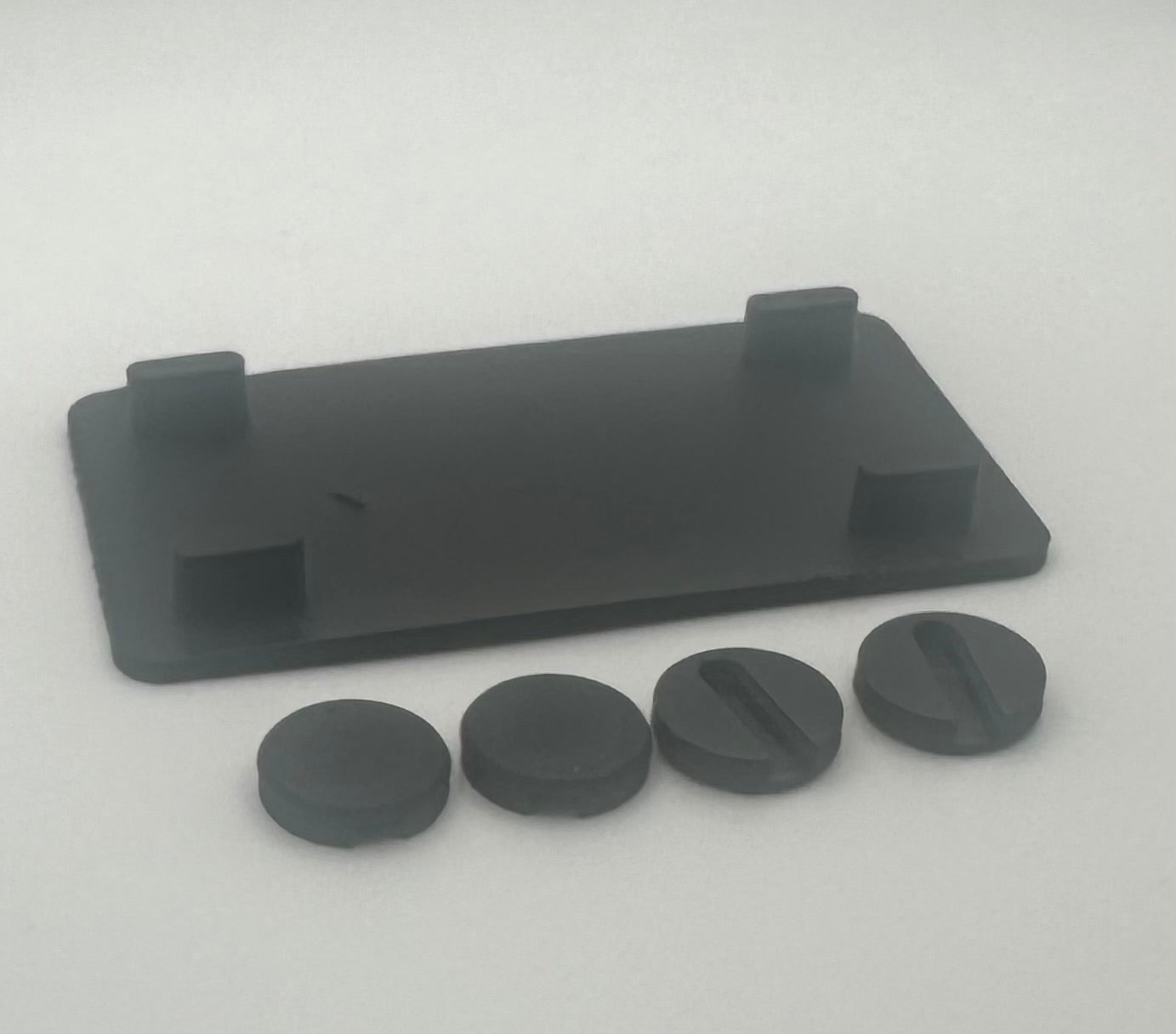 Modular Skadis Pegboard Starter Set – 240×240 Panels with Connectors (Wall Mount or Freestanding)
– UK Delivery Included