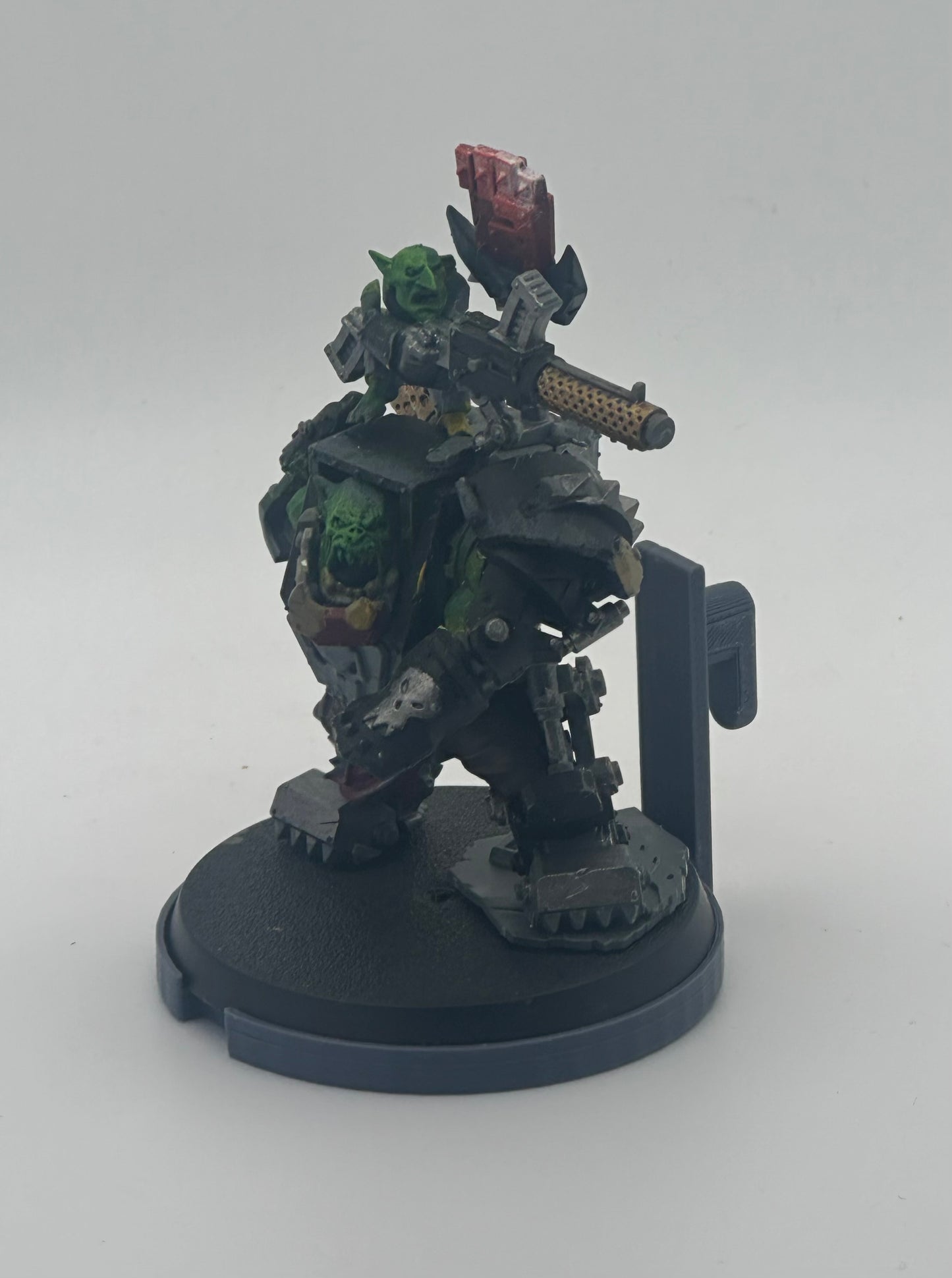 Skadis Miniature Display Base Holders with Peg – Base Size Options, Pack of 10 – UK Delivery Included