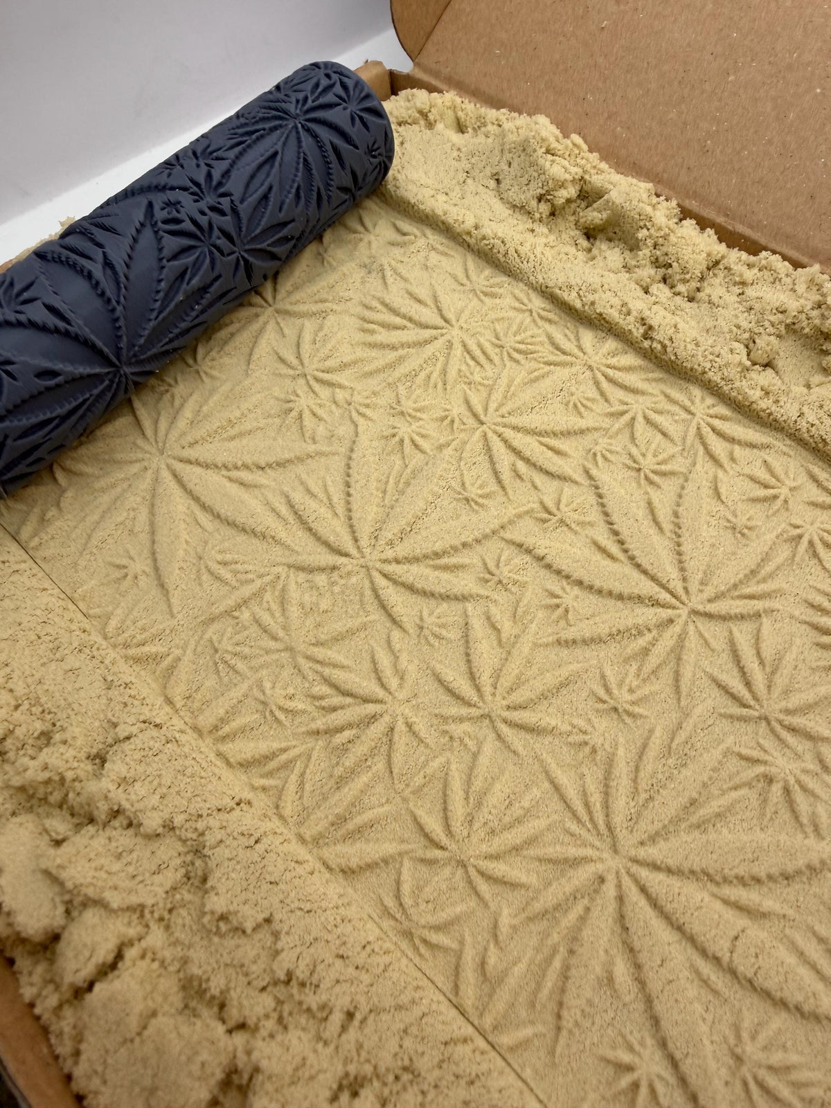 Cannabis Hemp Emboss Texture Roller No. 11A