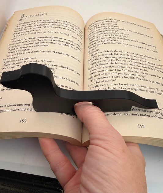 Dachshund Page Holder No. 5 – thumb book holder – photo 1