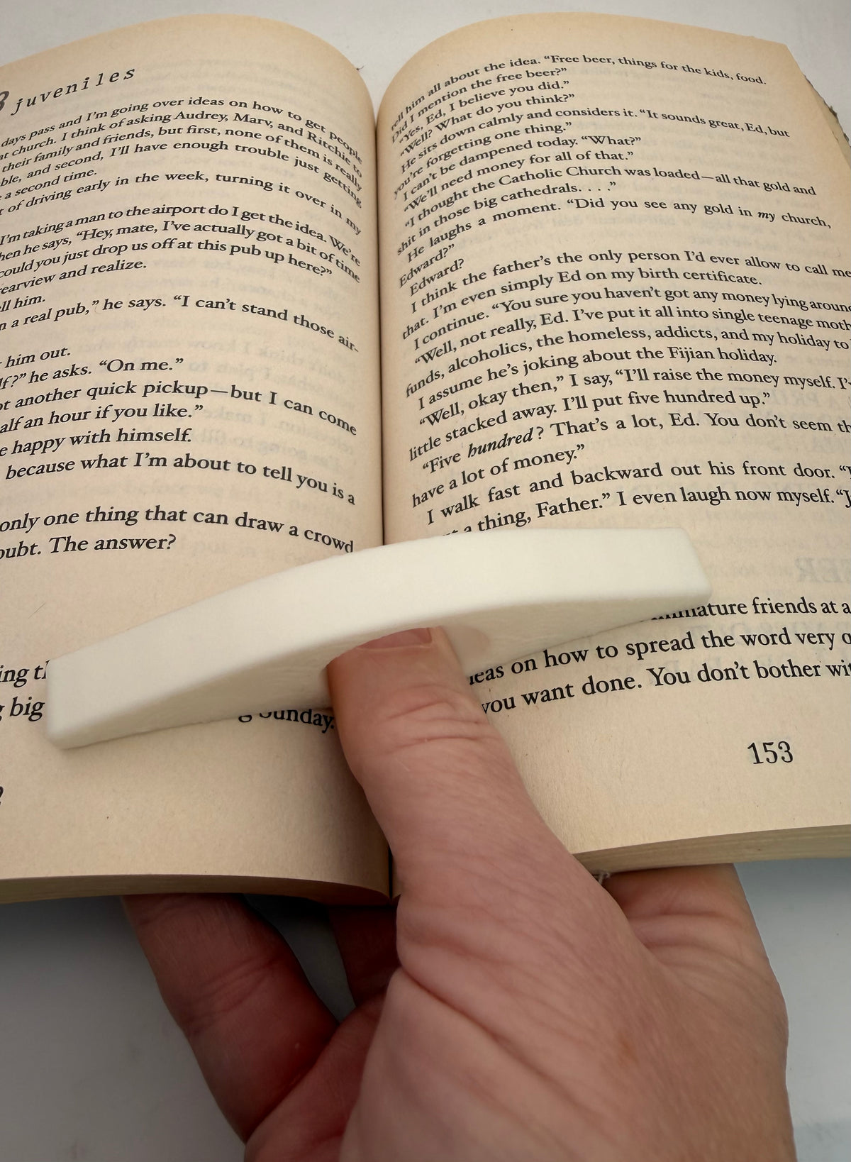 Japanese Style Page Holder No. 7 – white thumb book holder – photo 1
