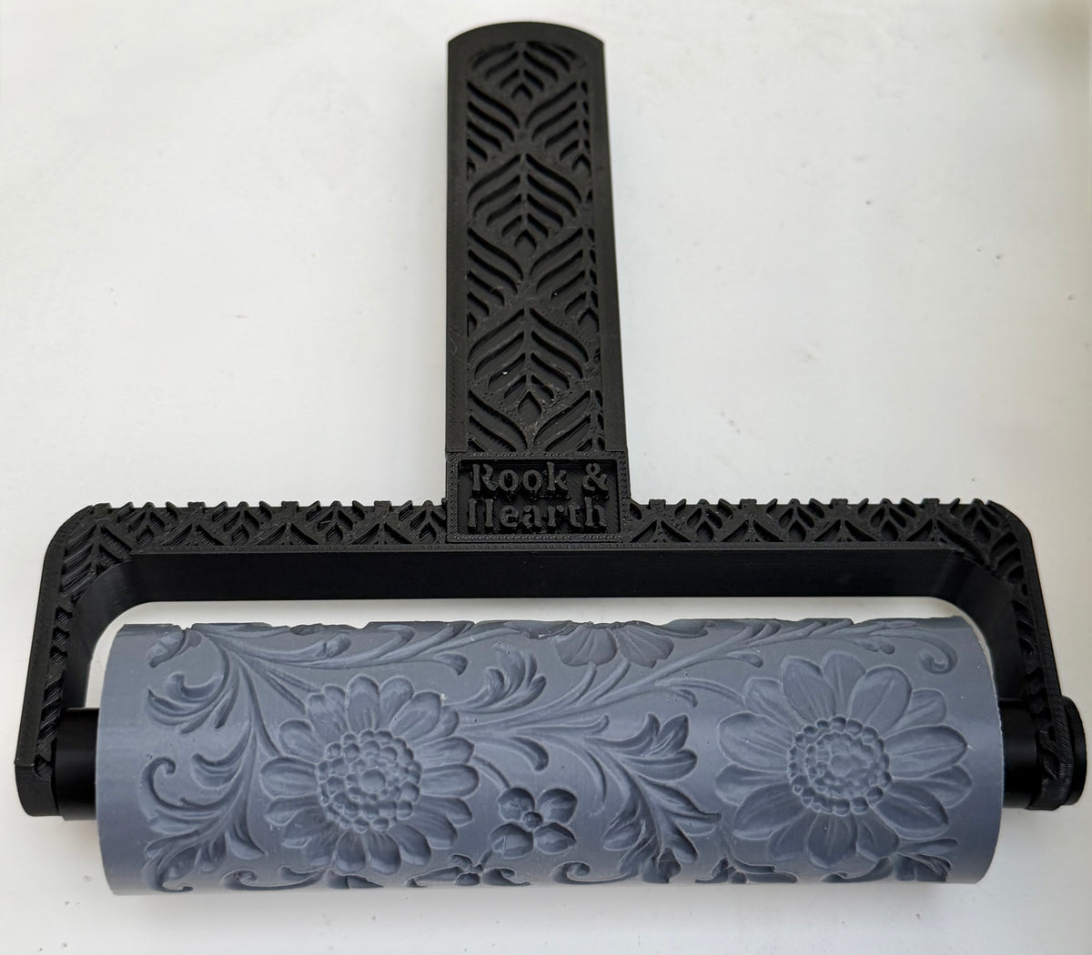 Rook & Hearth texture roller handle, newer design, fitted with a texture roller