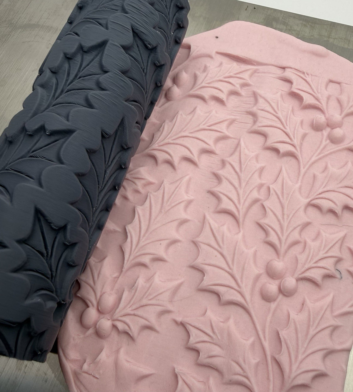 Holly Emboss Texture Roller No. 19