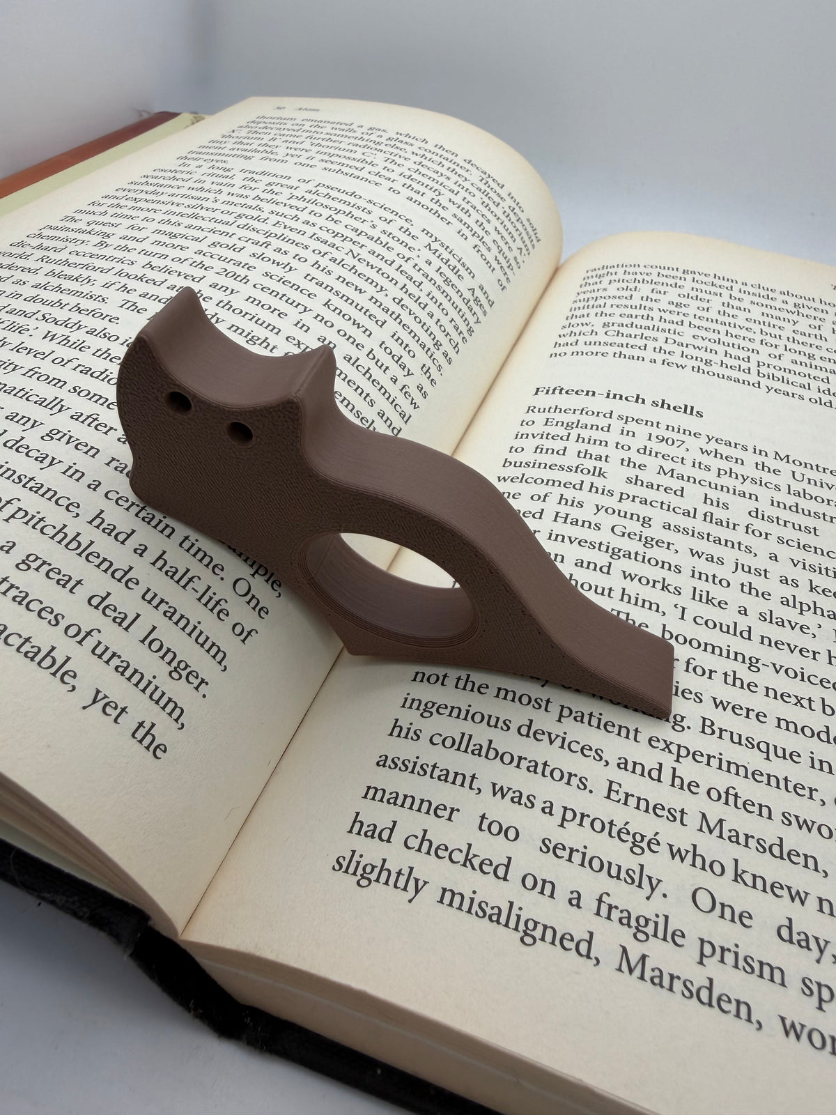 Cat Page Holder No. 1 – thumb book holder – photo 3