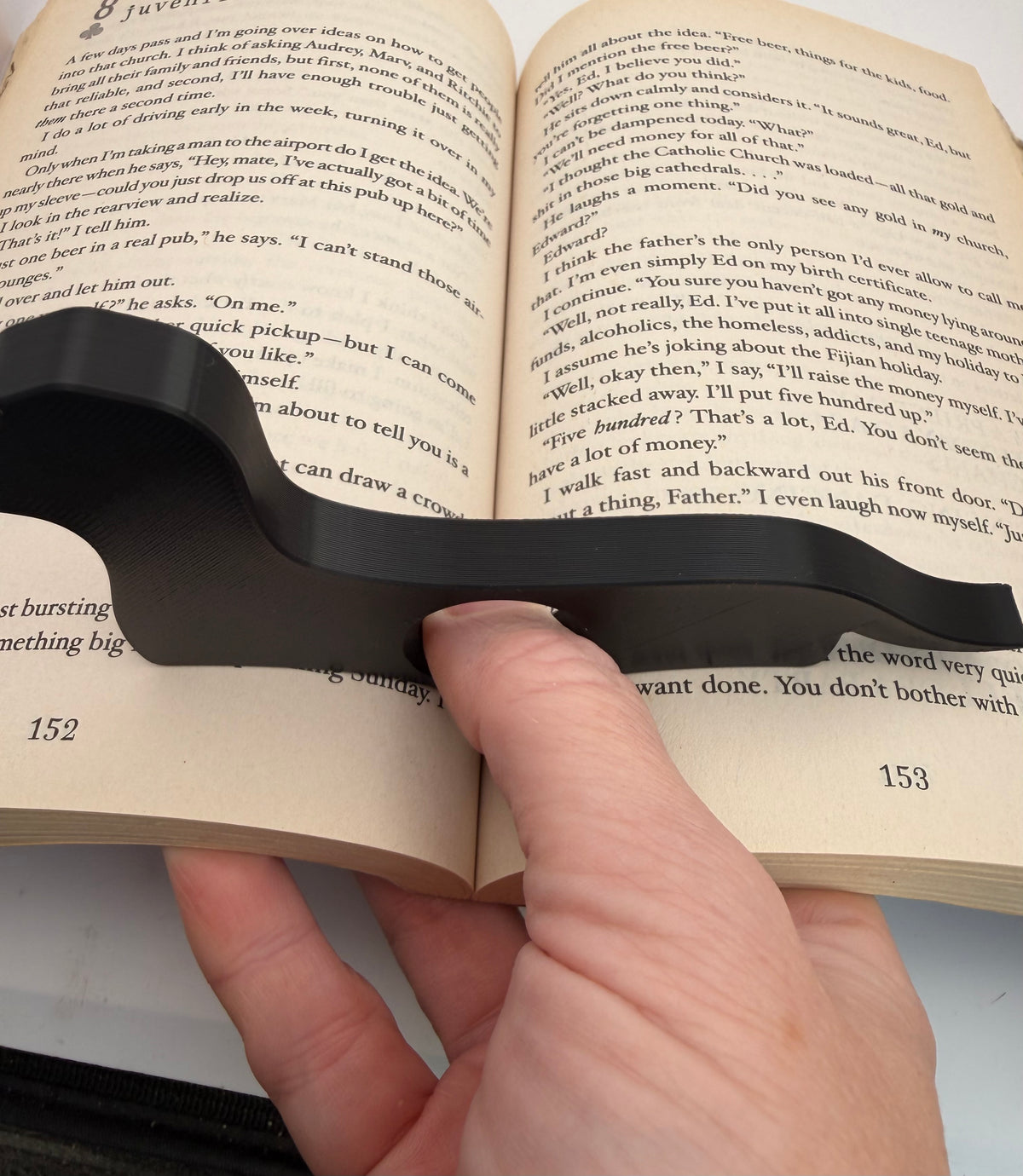 Dachshund Page Holder No. 5 – thumb book holder – photo 4