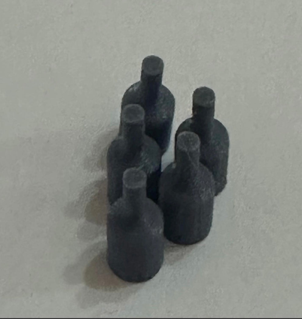 Miniature Bottle Set – 28–32mm Scatter Terrain (5 Pieces) - UK delivery included.