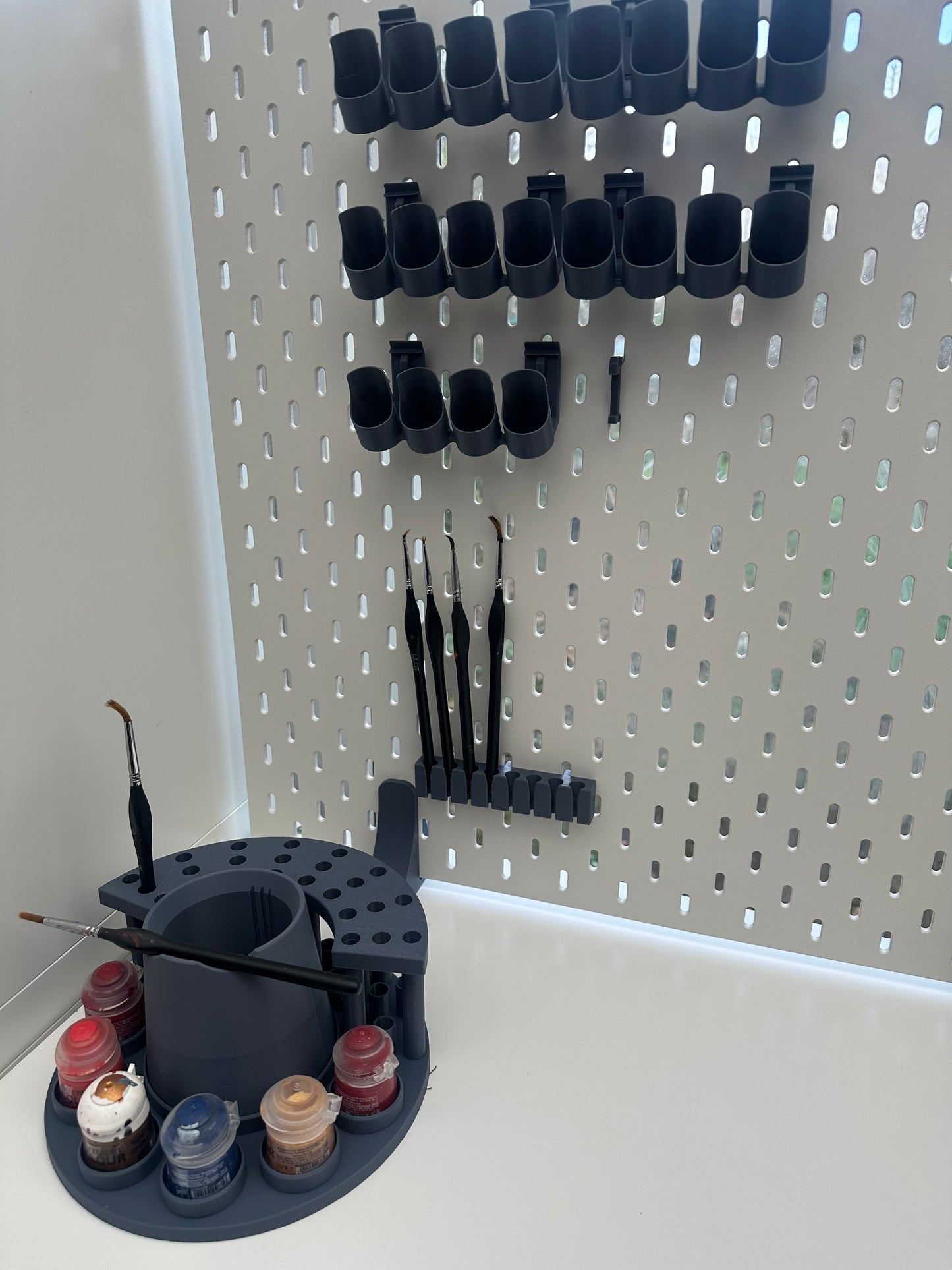 SKÅDIS Pegboard Paint Storage System – Holds 32 Vallejo & Army Painter Paints + Brush Holders (UK Delivery Included)