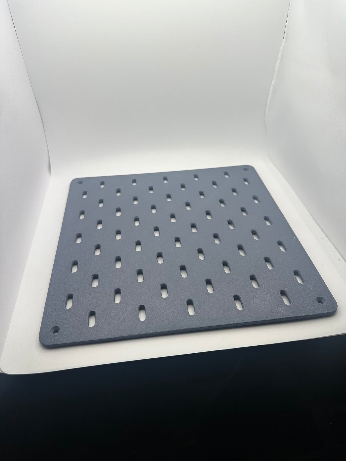 Modular Skadis Pegboard Starter Set – 240×240 Panels with Connectors (Wall Mount or Freestanding)
– UK Delivery Included