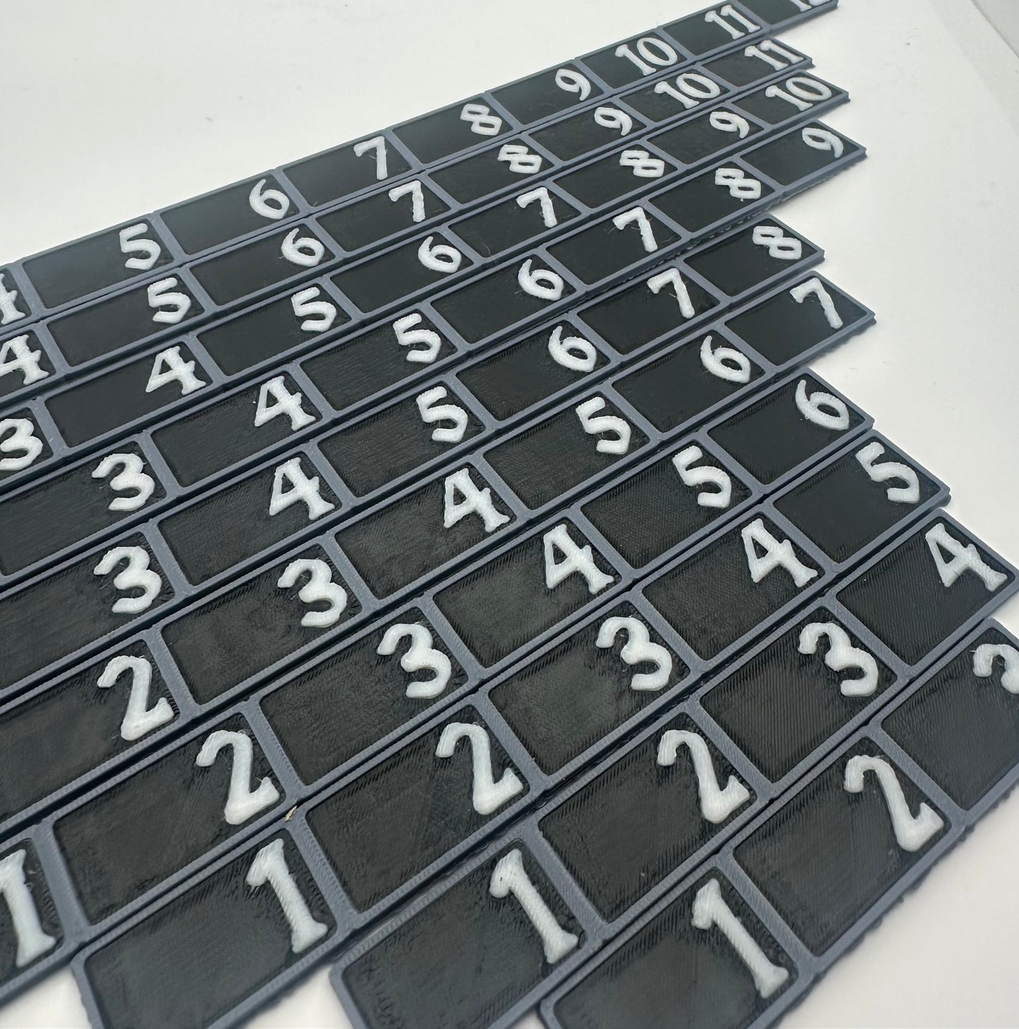 Modular Tabletop Measuring Rulers – Numbered Range Sticks for Wargaming & Hobby Tables (UK delivery included)