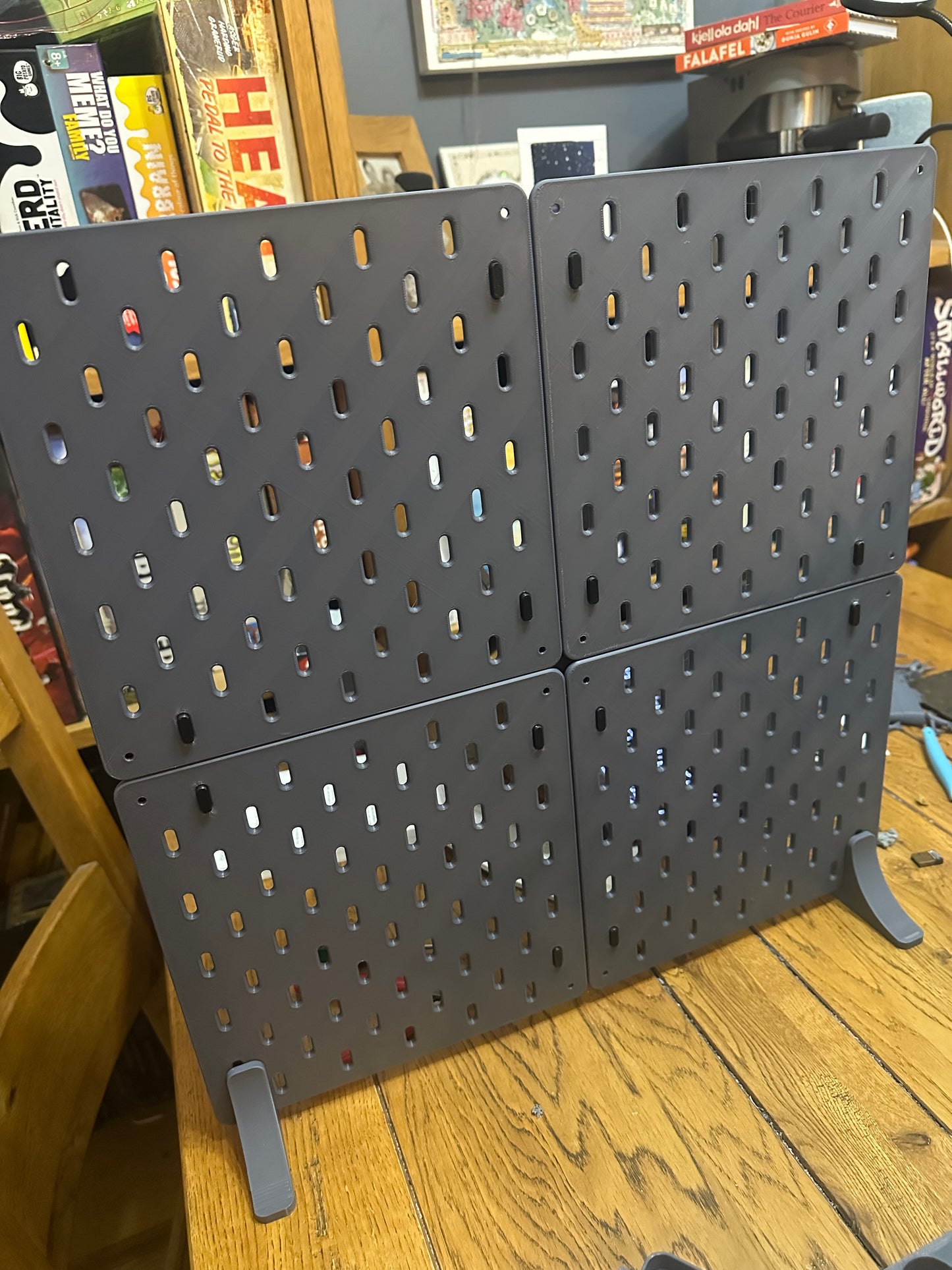 Modular Skadis Pegboard Starter Set – 240×240 Panels with Connectors (Wall Mount or Freestanding)
– UK Delivery Included
