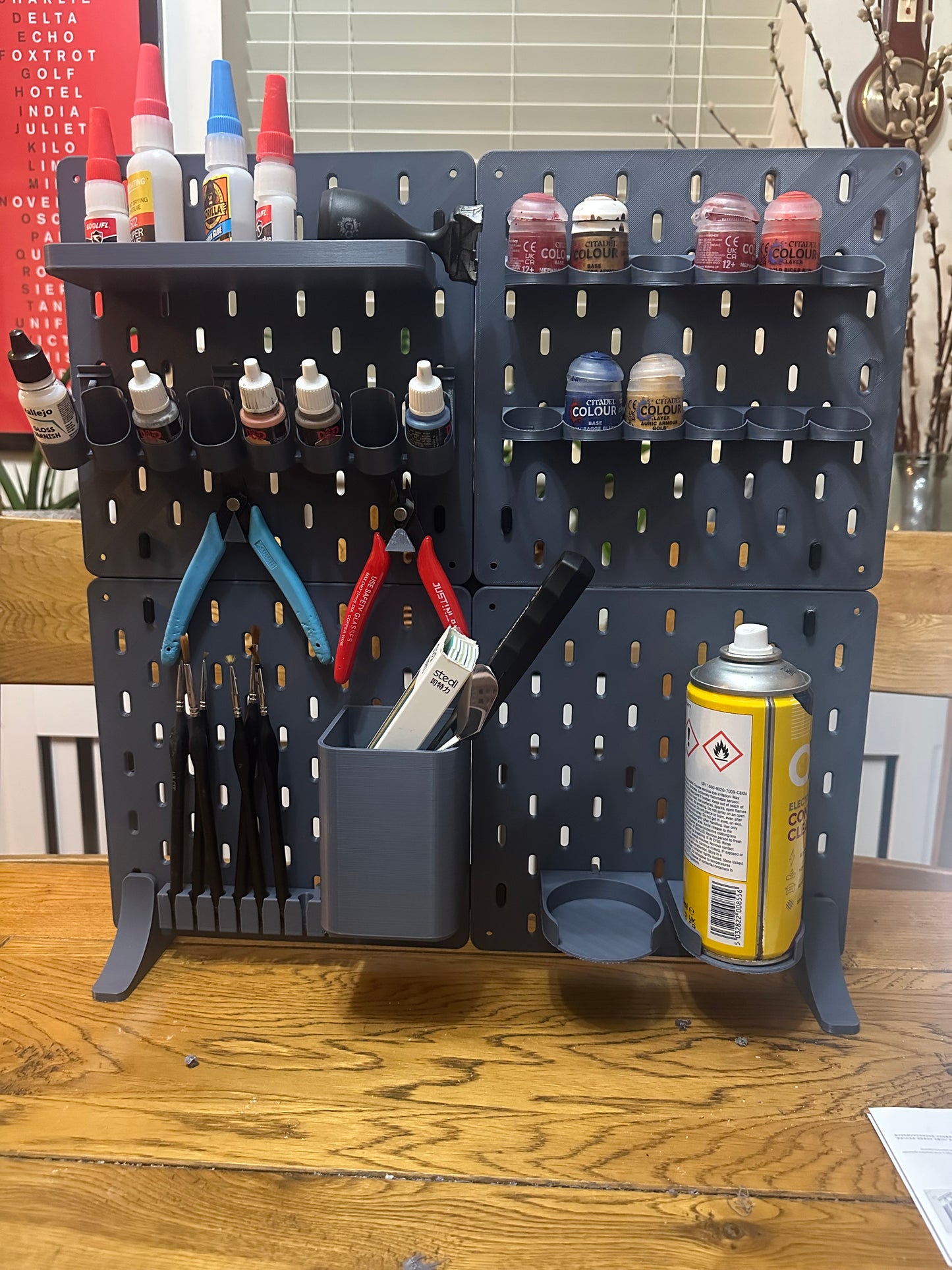 Modular Skadis Pegboard Starter Set – 240×240 Panels with Connectors (Wall Mount or Freestanding)
– UK Delivery Included