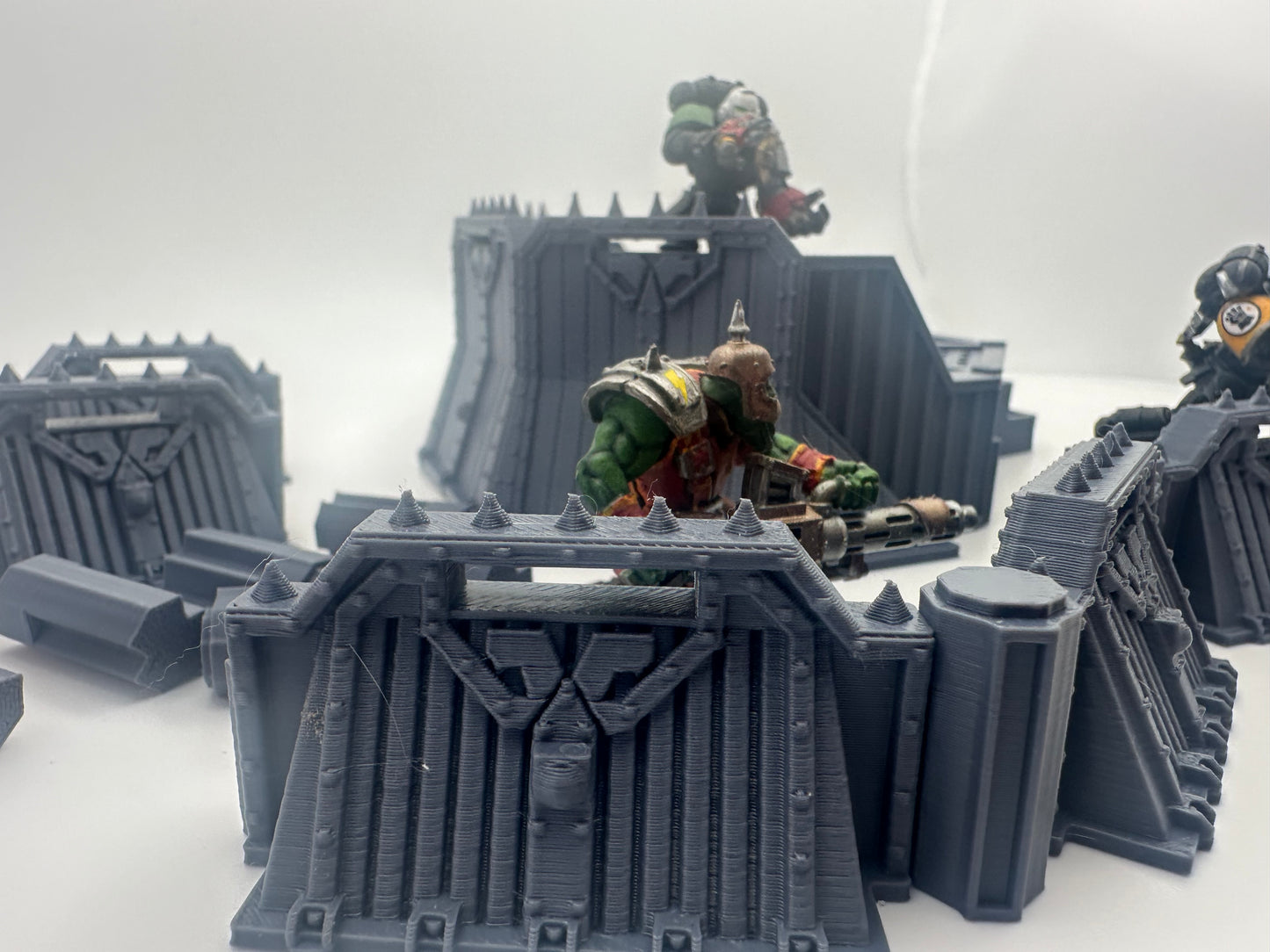 Modular Sci-Fi Platform & Barricade Terrain Set for Tabletop Wargaming