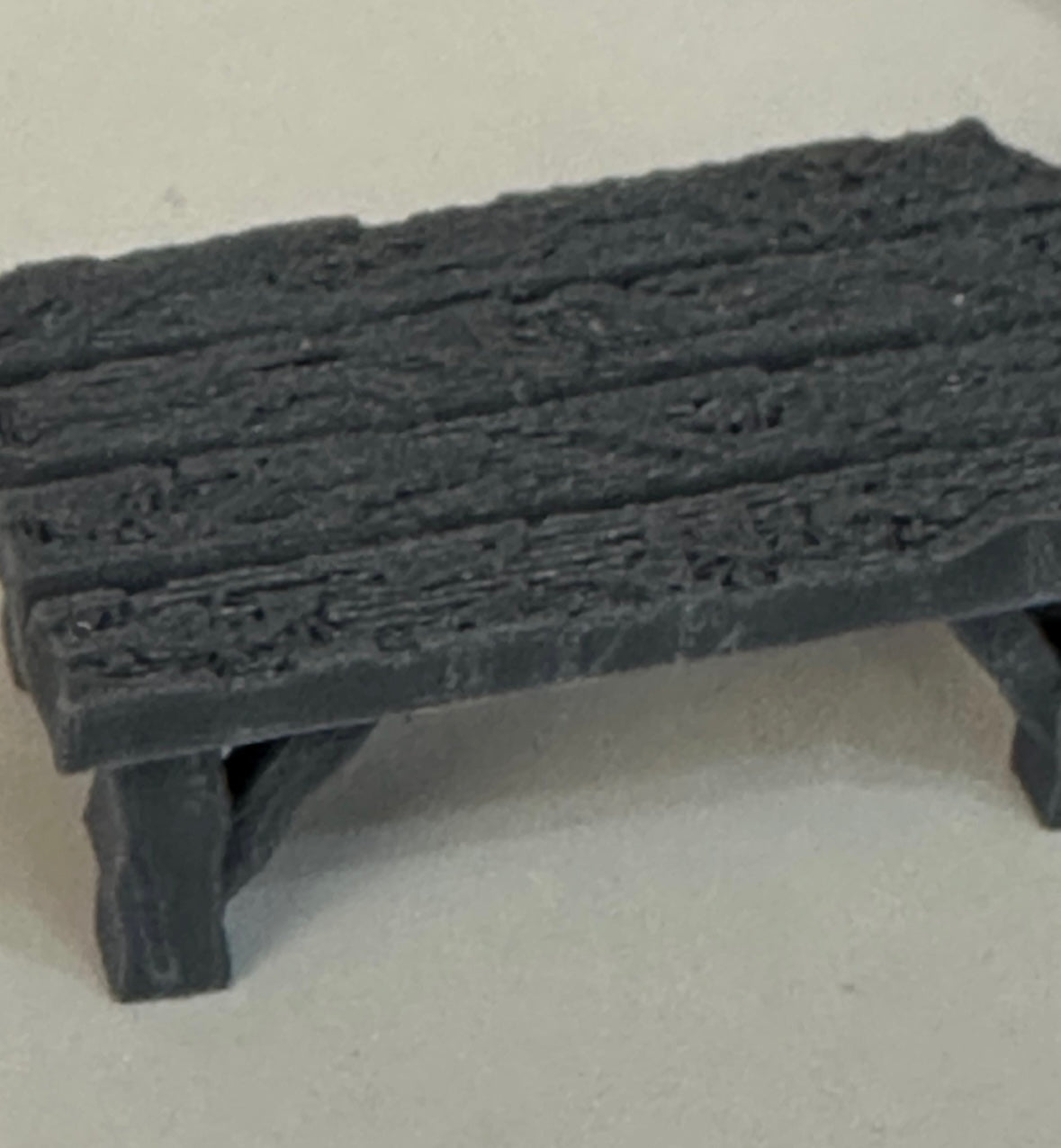 Miniature Tavern Table with 4 Stools – 28–32mm Scale - UK delivery included.