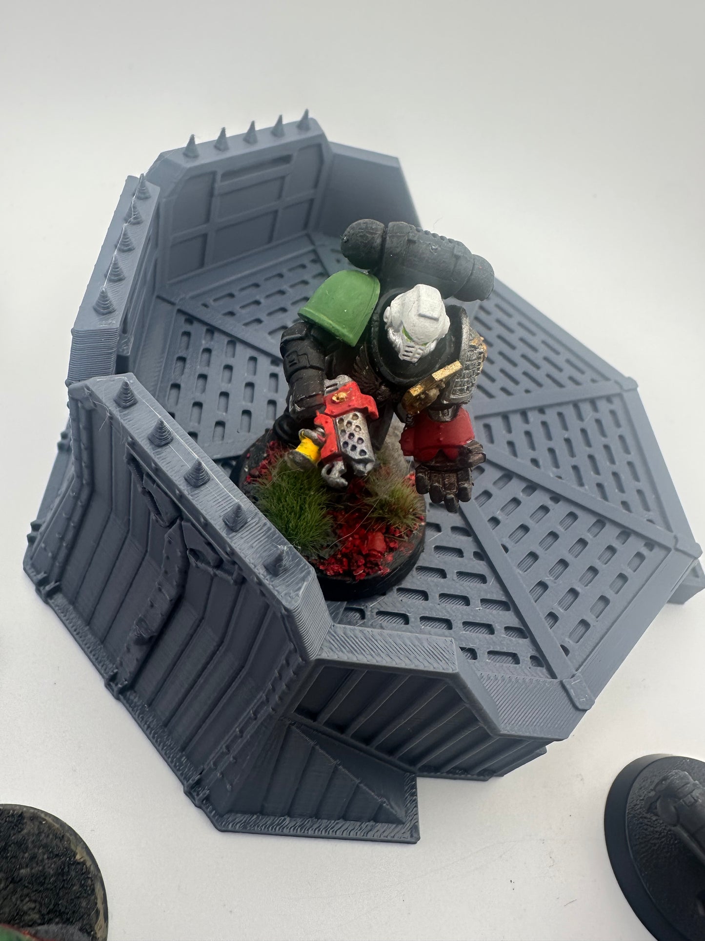 Modular Sci-Fi Platform & Barricade Terrain Set for Tabletop Wargaming