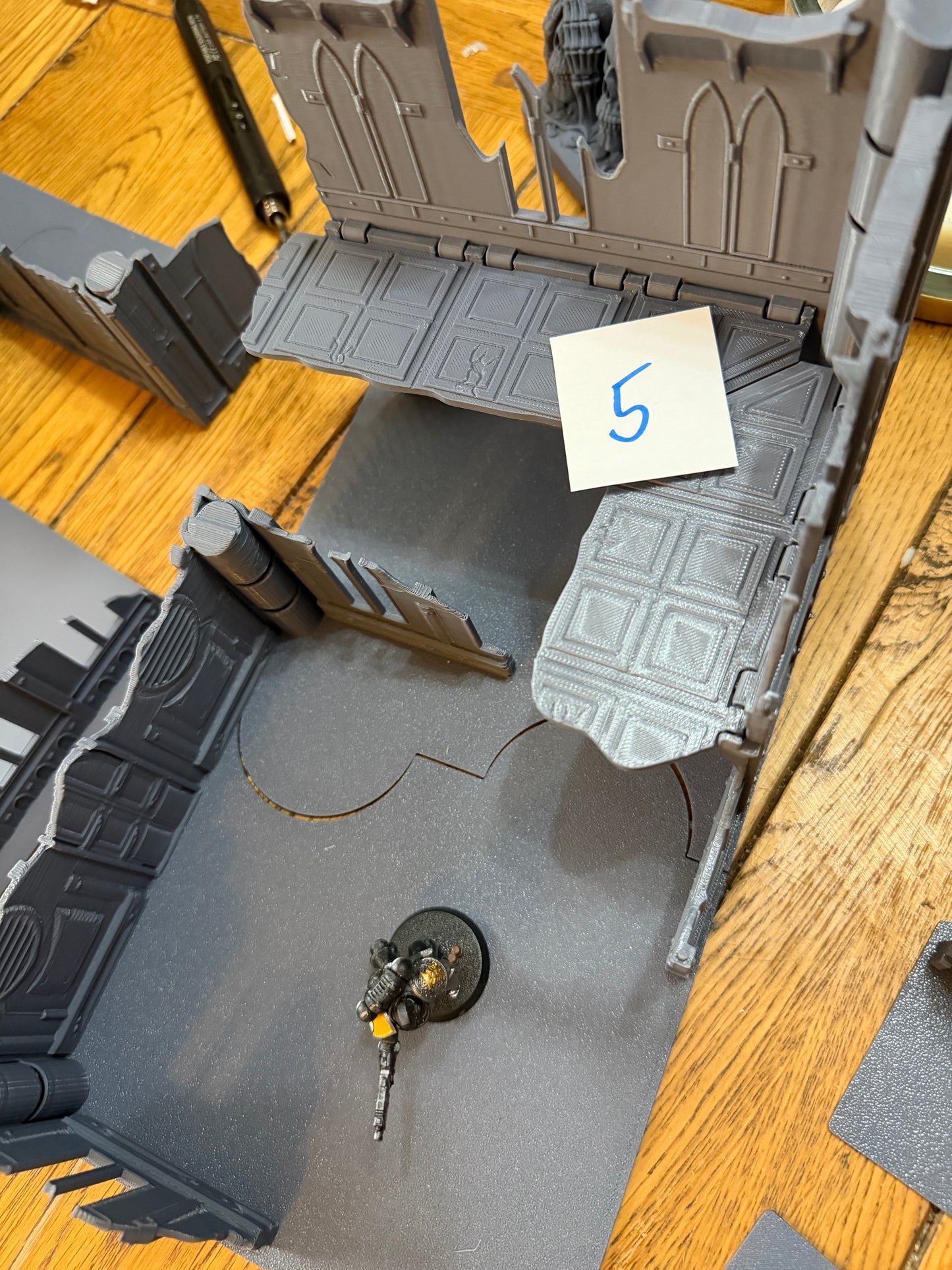 Foldable 11th Edition Compatible Terrain Set | With or Without Footprints