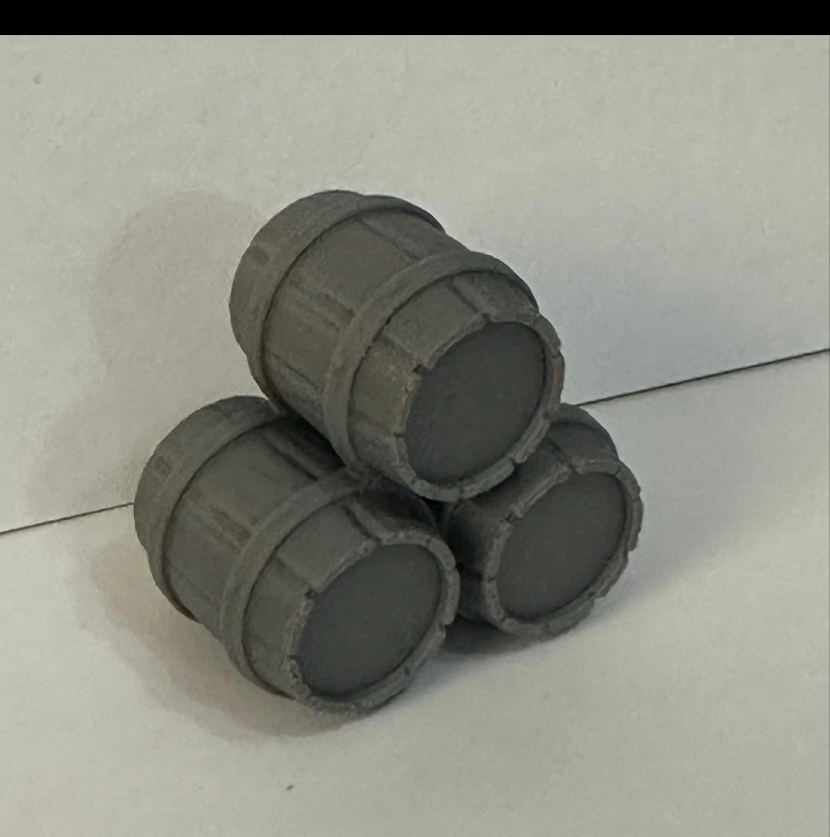 Miniature Barrel Pile – 28 to 32mm Scatter Terrain - UK delivery included.