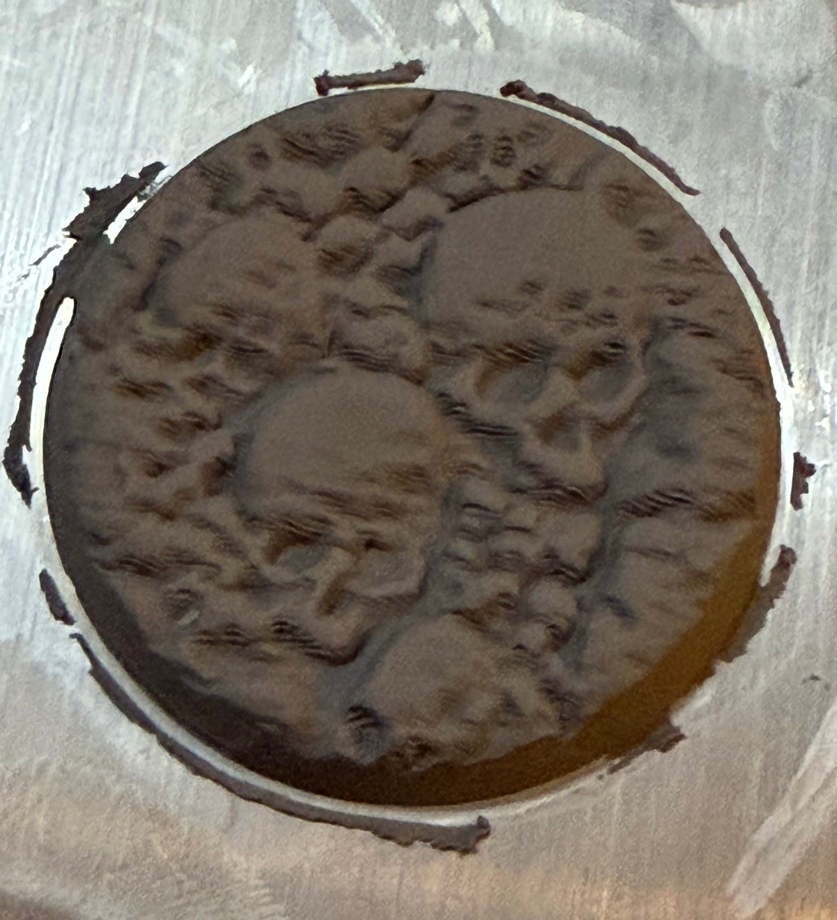 Cut round skull textured scenic base