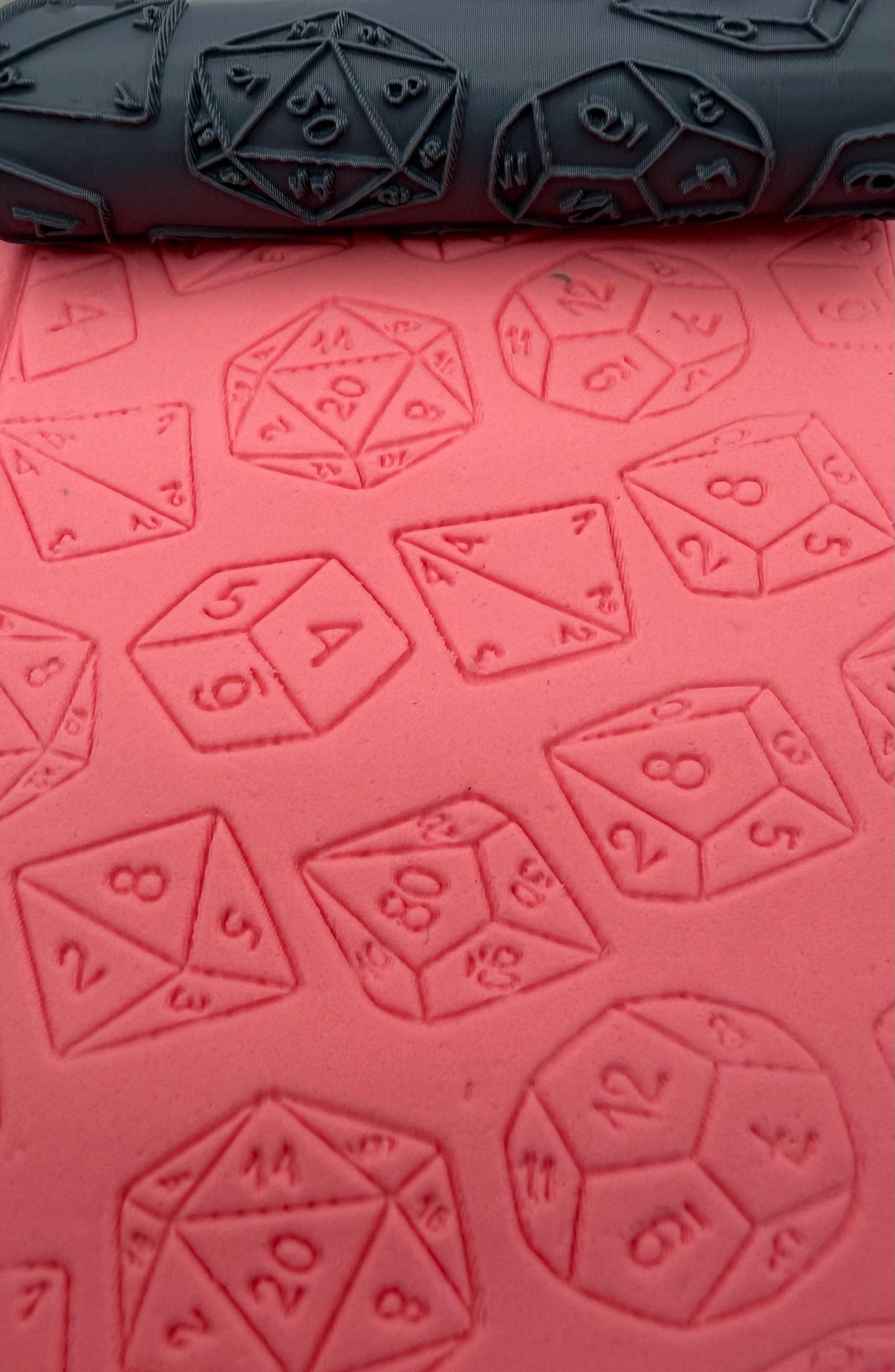 D20 Polyhedral Dice Deboss Texture Roller No. 43A