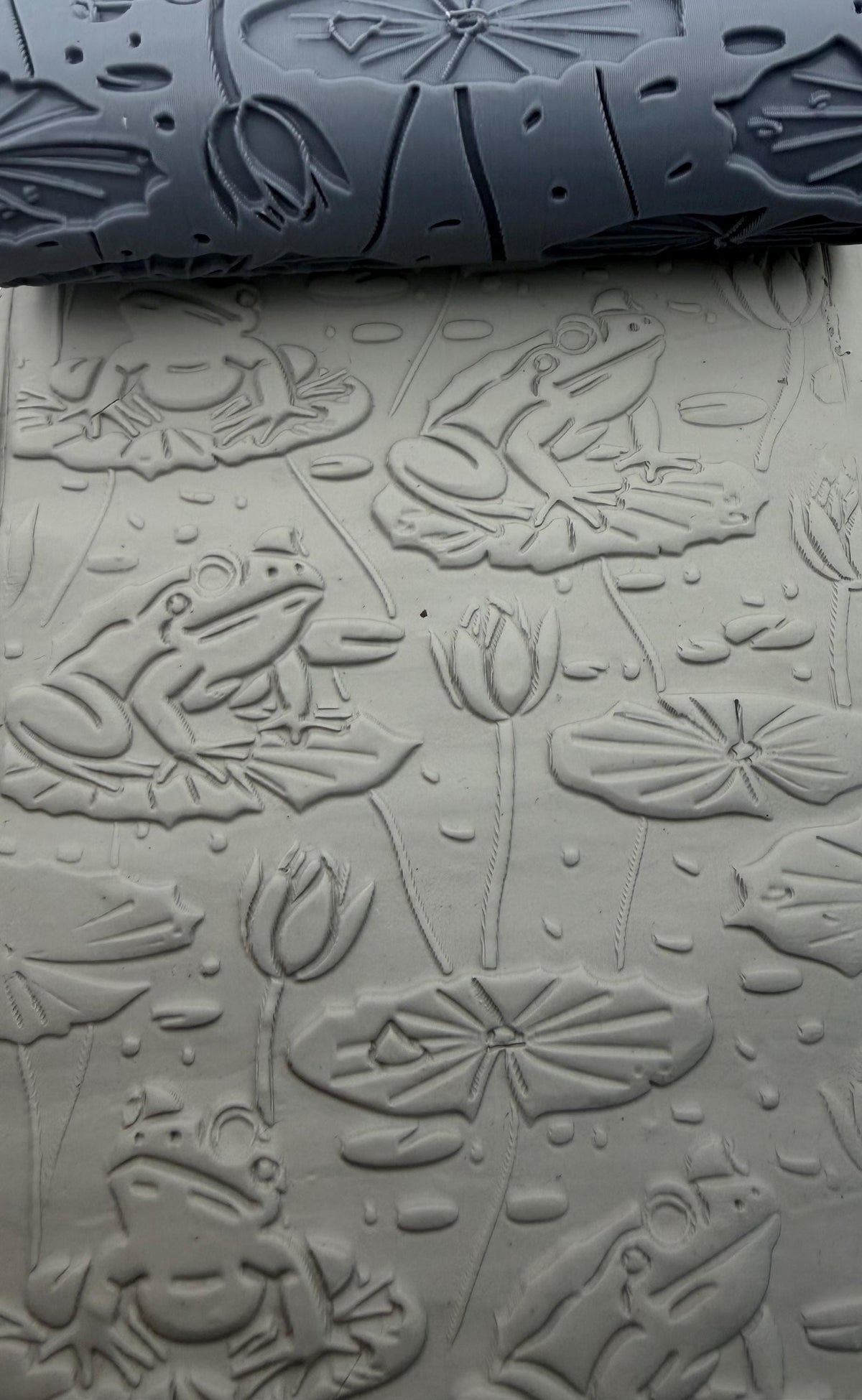 Frog & Lily Pond Texture Roller No. 62