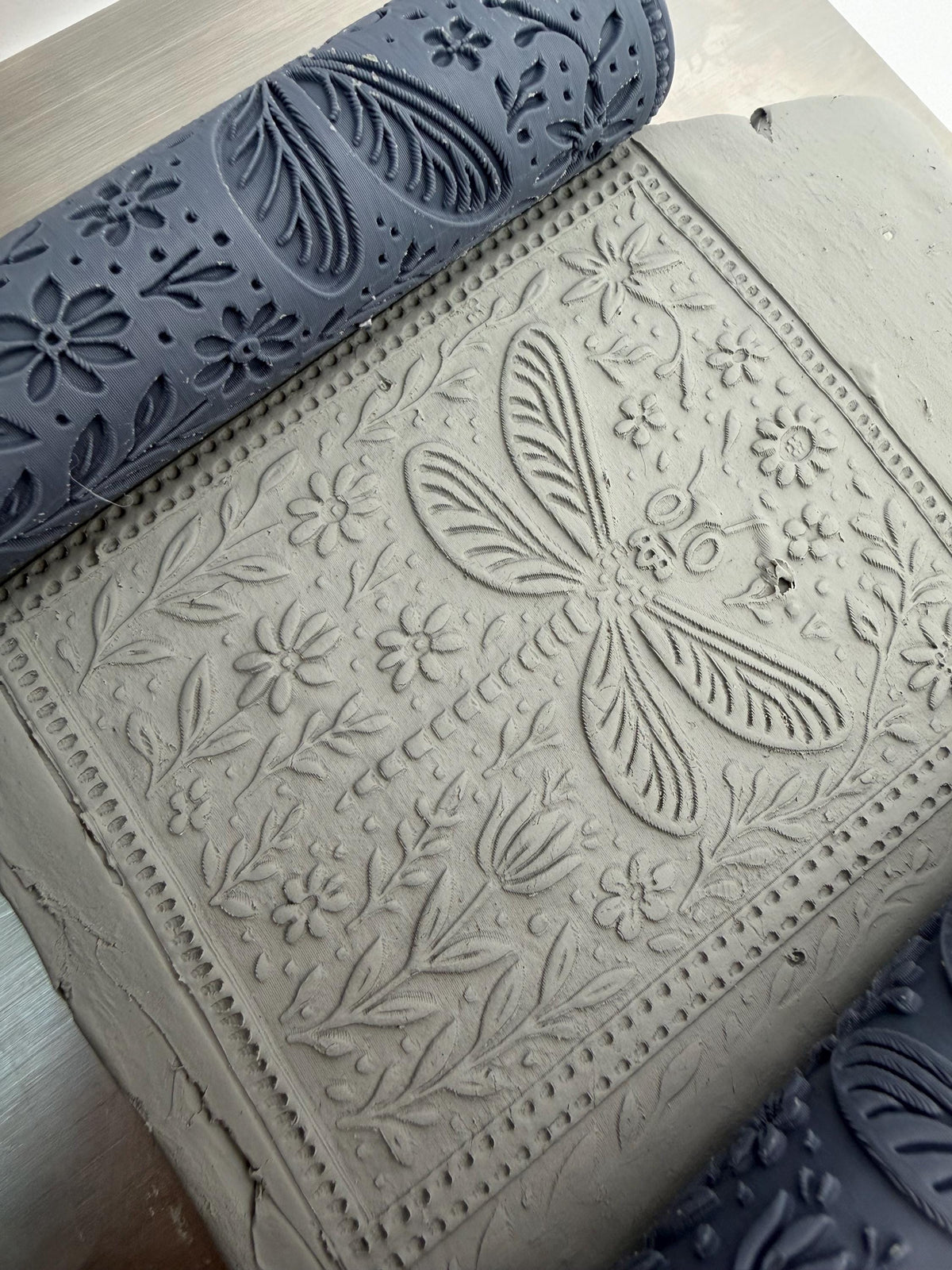 Dragonfly Floral Emboss Texture Roller No. 4B