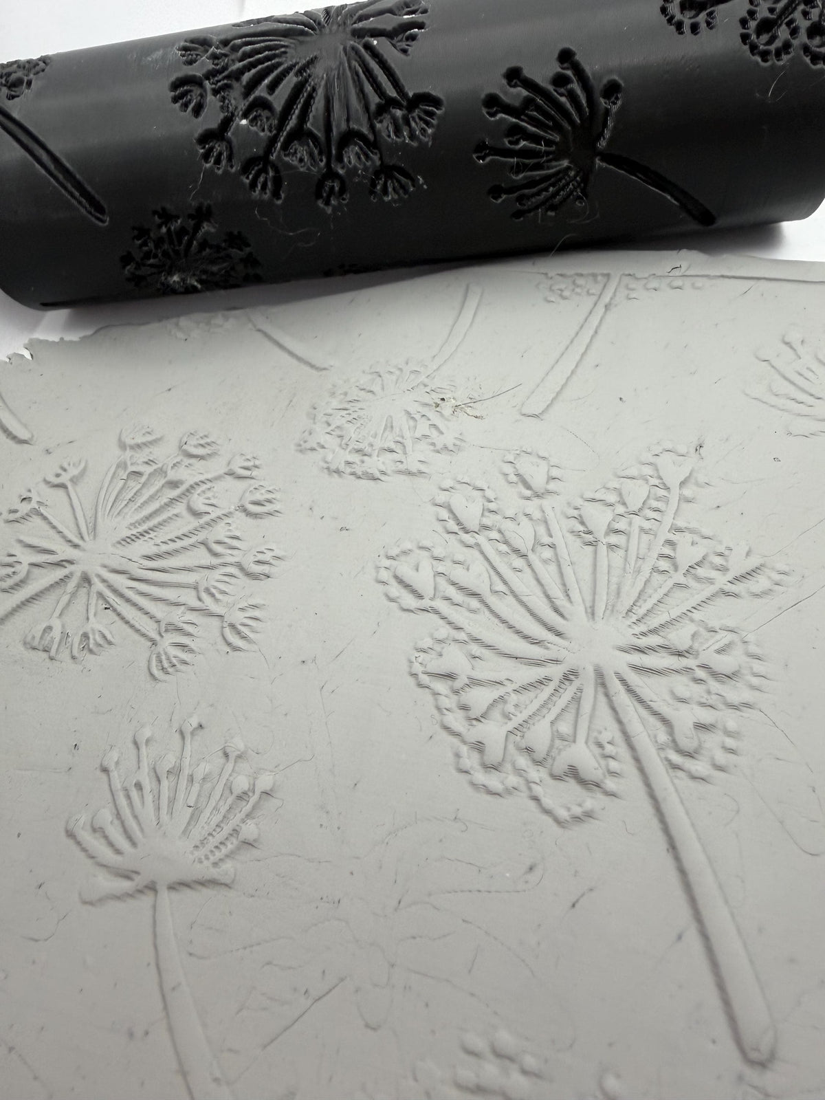 Dandelion Emboss Texture Roller No. 14B