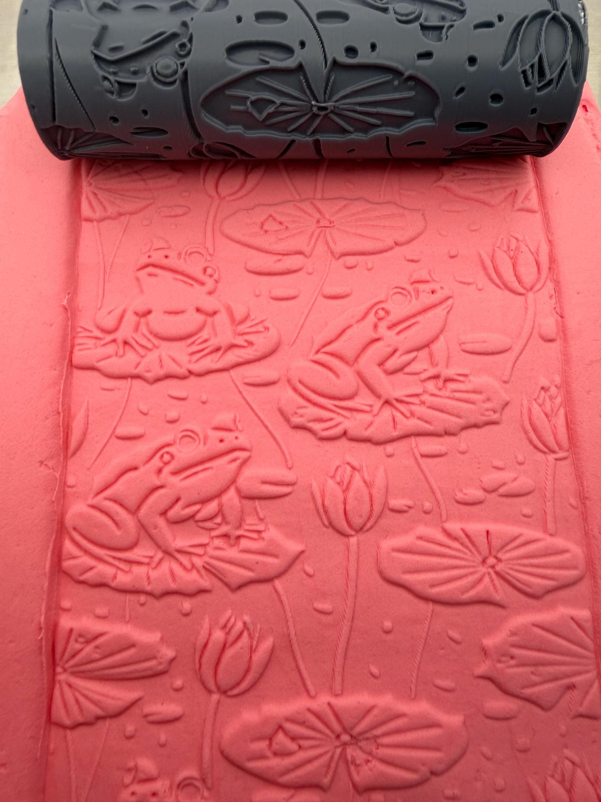 Frog & Lily Pond Texture Roller No. 62