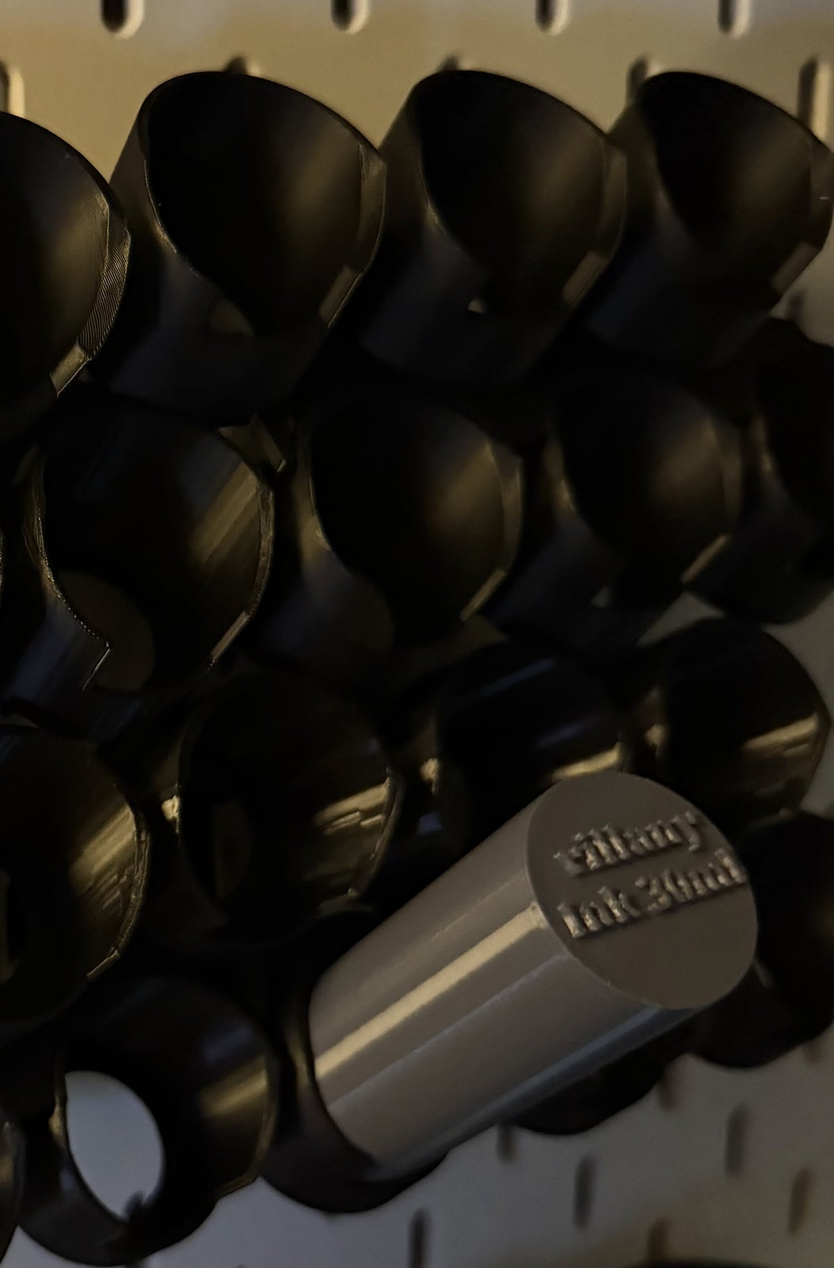 Villainy Ink 30 ml SKÅDIS paint holder - close-up